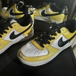 NIKE AIR FORCE 1 LOW BLACK YELLOW WHITE SIZE 10